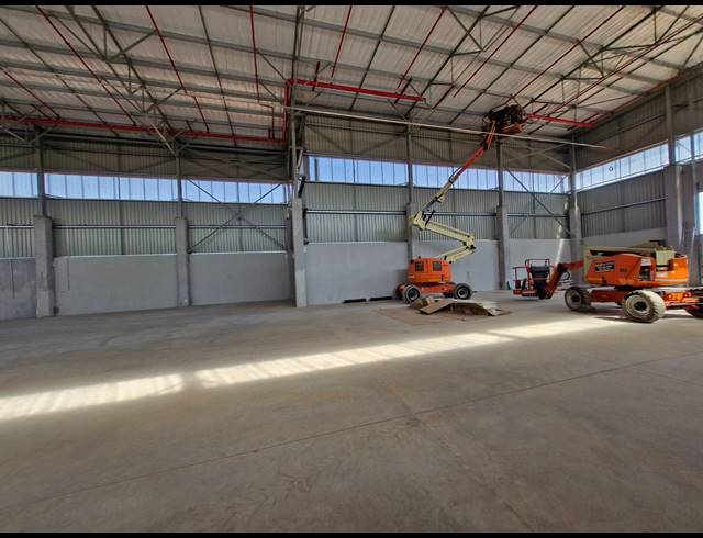 1,984M² WAREHOUSE TO LET IN JET PARK